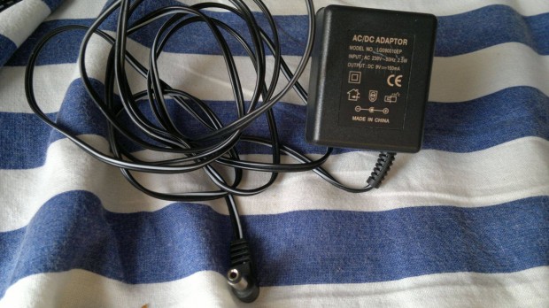 Adapter, -AC-AC Adaptor model:LG090010EP input:AC 230V-50Hz 2, 5W outp