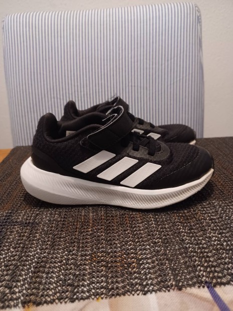 Adidas 28-as hibtlan jszer cip keresi j gazdjt