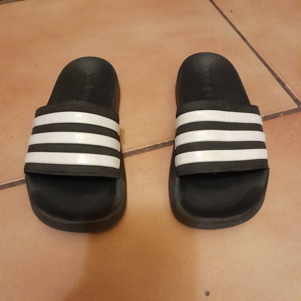 Adidas 31 fi papucs