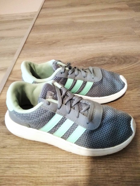 Adidas 34-es cip elad