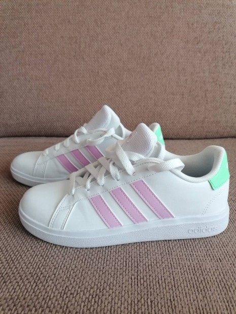 Adidas 36-os gyerek/ni cip