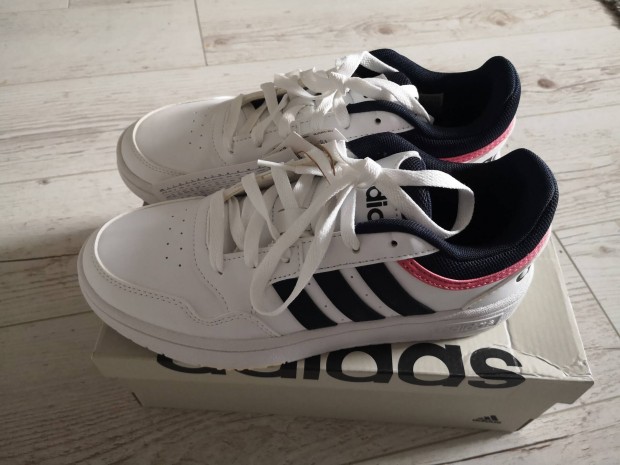 Adidas 38,5 meretu uj cipo elado