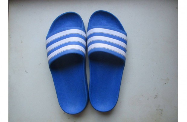 Adidas 38-as strandpapucs