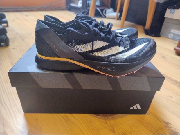 Adidas Adizero Avanti TYO középtáv szöges futó cipő