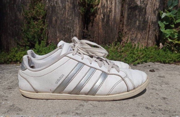 Adidas Coneo Qt DB0135 White fehér női cipő 38-as, használtan eladó