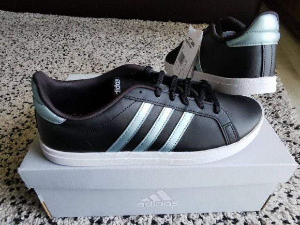 Adidas Courtpoint fekete 42.5-es utcai cip. Teljesen j, eredeti cip