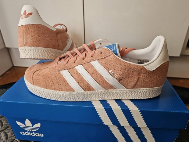 Adidas Gazelle ni 40-es utcai cip.