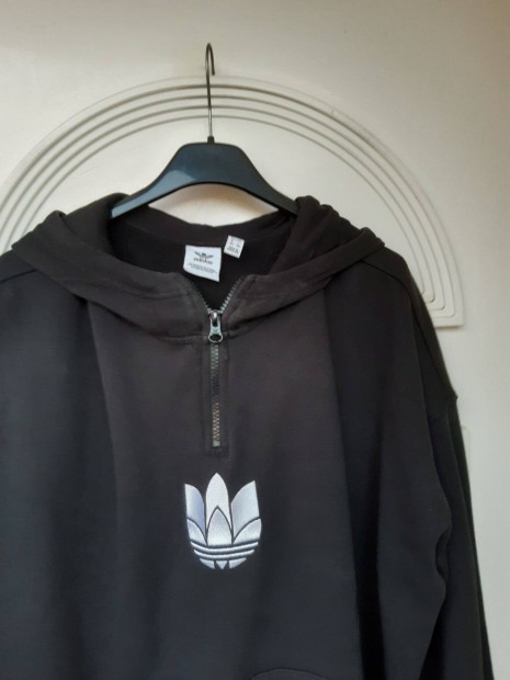 Adidas L-XL-es frfi kapucnis pulver