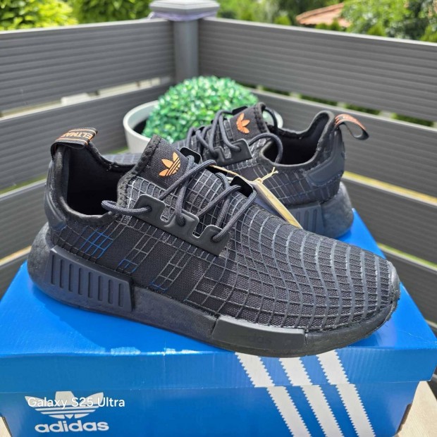 Adidas NMD R1 (41 1/3;42)