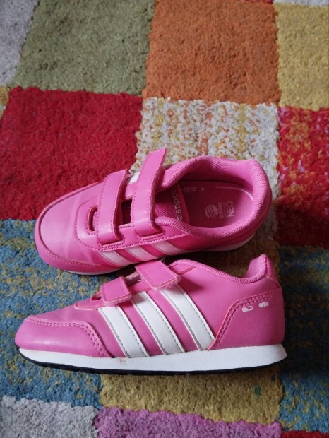 Adidas Neo kislány sportcipő 26 os