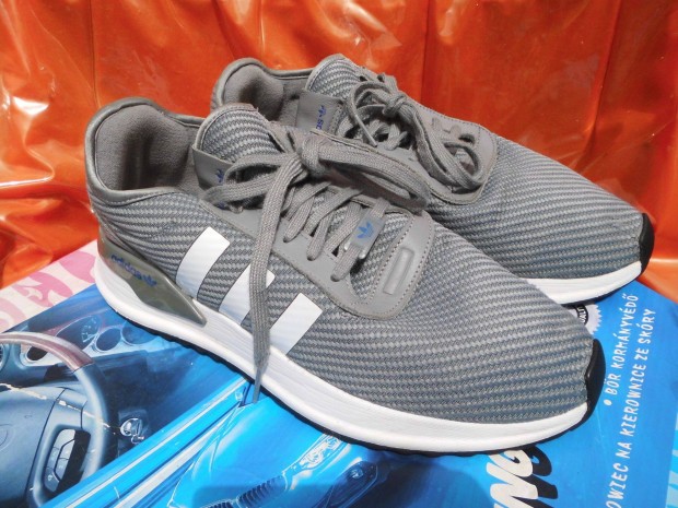 Adidas Originals szrke-fehr 45-46-os sport-utcai cip elad,
