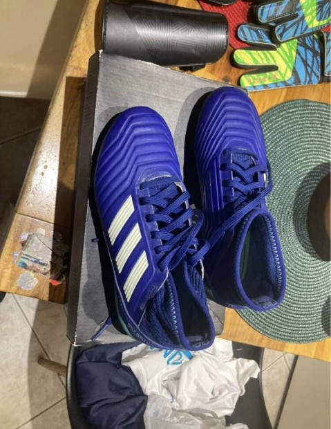 Adidas Predator gyerek focicip 33,5