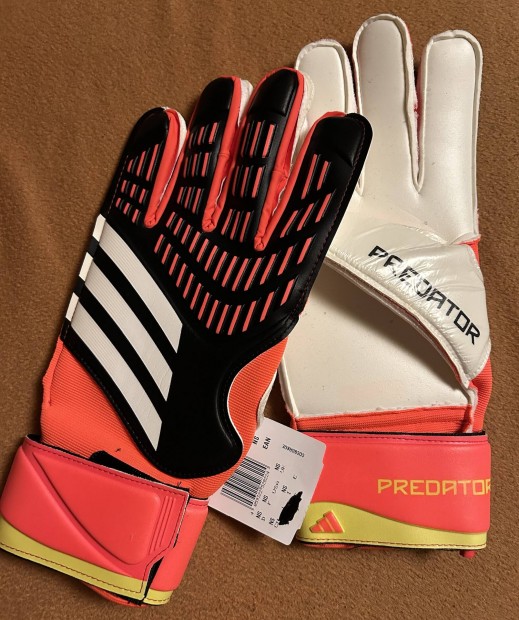 Adidas Predator kapuskesztyű 10-es