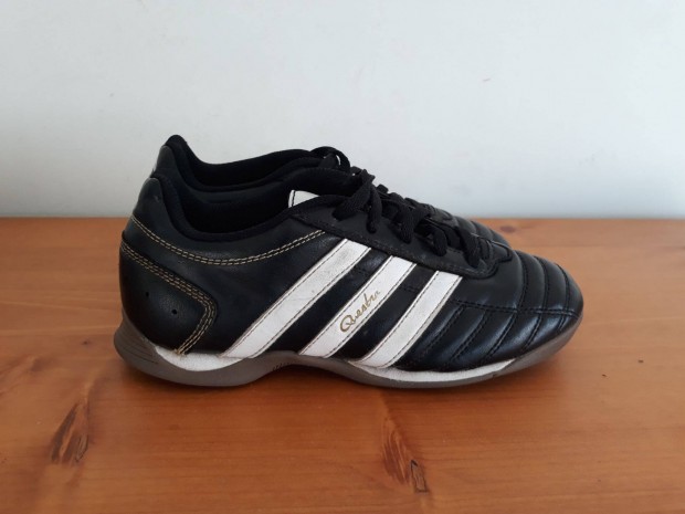 Adidas Questra cip 33-as gyerekcip 33 teremcip focicip