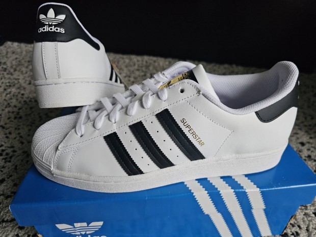 Adidas Superstar 44-es fehr-fekete br frfi cip.