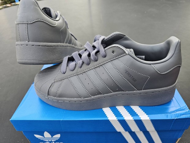 Adidas Superstar Xlg 42.5 s 43-as szrke br cip.