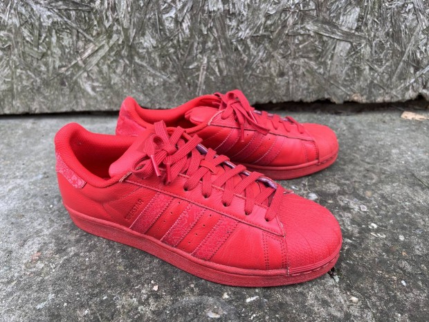 Adidas Superstar piros bőr 42 2/3 os méretű cipő 