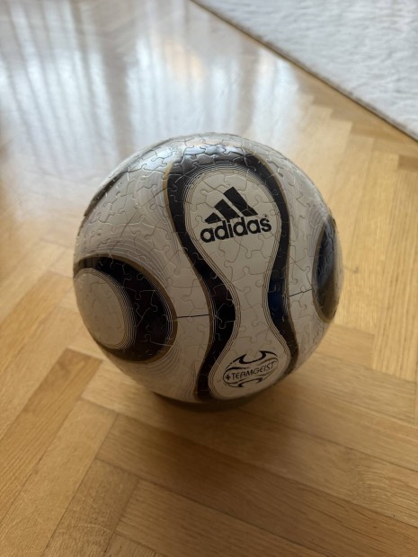 Adidas Teamgeist Ravensburger 3D puzzle (2006)
