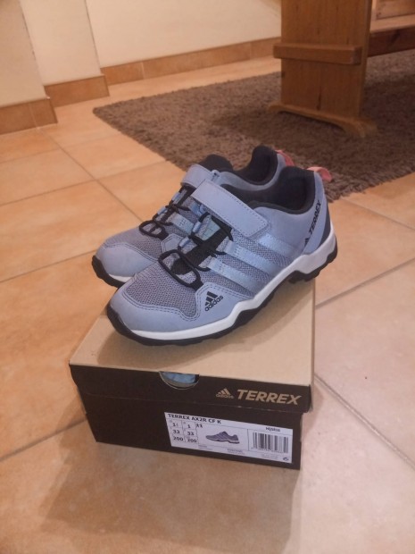 Adidas Terrex elad.