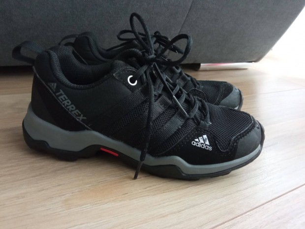 Adidas Terrex sportcip 33-as