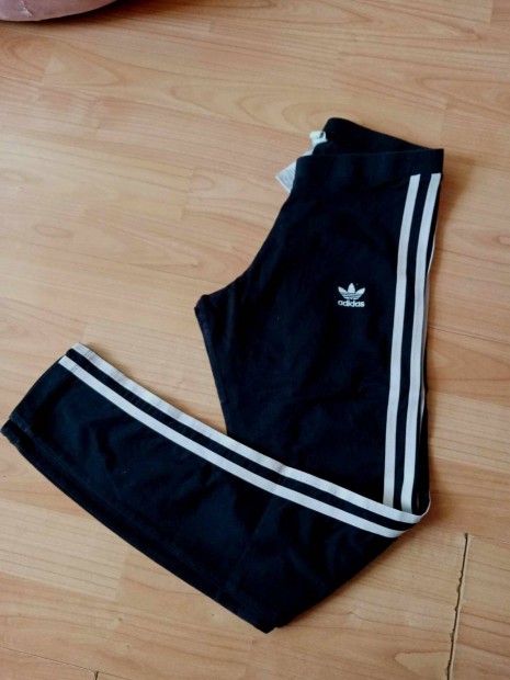 Adidas XS-es ni nadrg