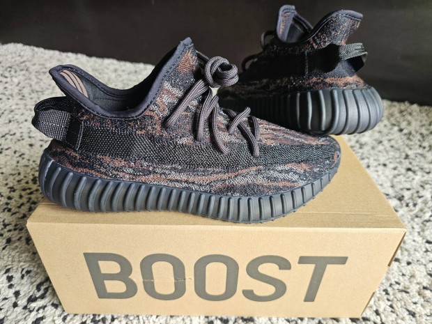 Adidas Yeezy Boost 350 fekete 38.5 s 39-es utcai cip