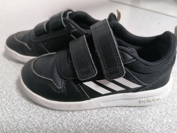 Adidas cipő 25