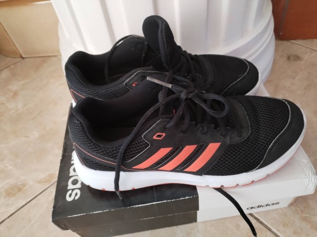 Adidas cipő 41-es