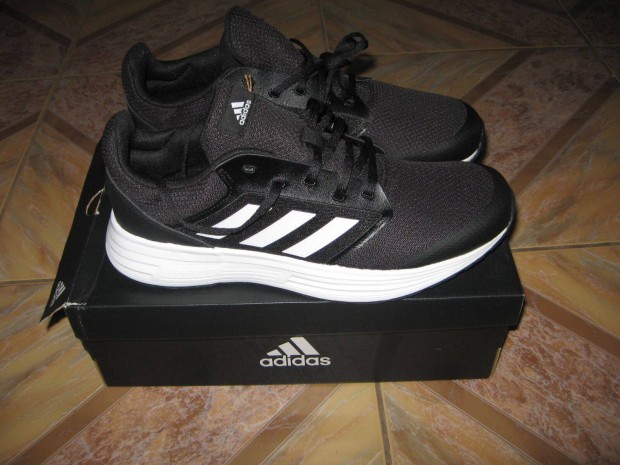 Adidas cip 46-os, j