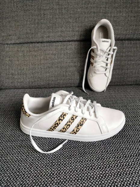 Adidas courtpoint leopard 42