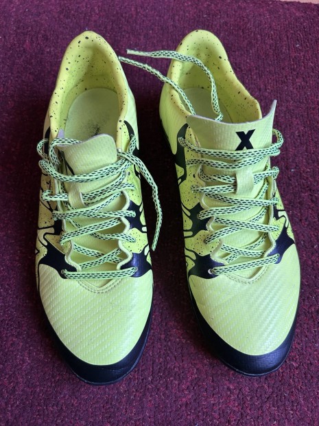 Adidas edző terem cipő 42 2/3 kitűnő állapotban
