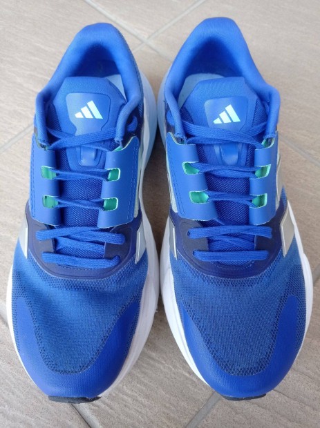 Adidas futócipő 41 1/3, 26cm