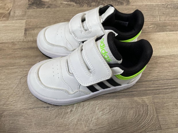 Adidas gyerek cip 27