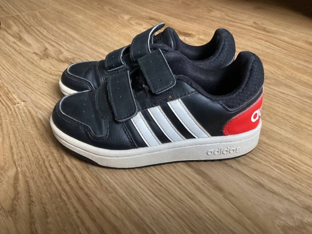 Adidas gyerek cip 28