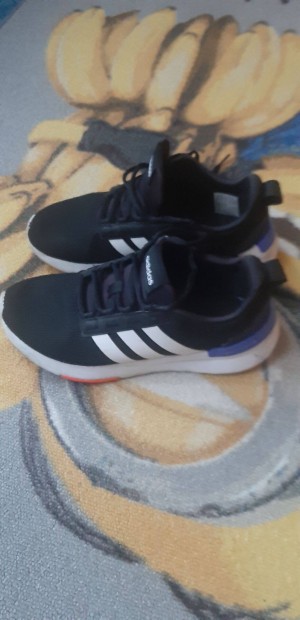 Adidas gyerek cipő