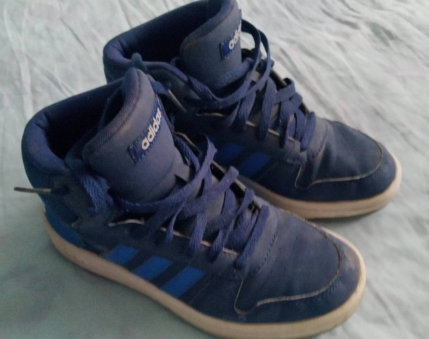 Adidas gyerek cip ron alul elad 