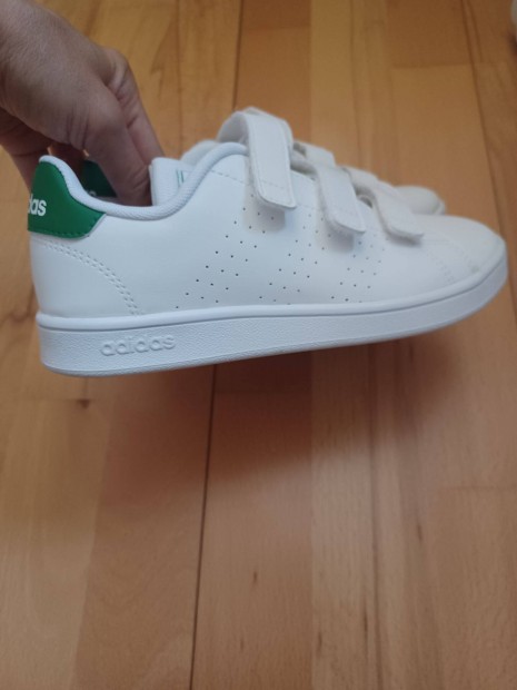 Adidas gyerek fehr sportcip j