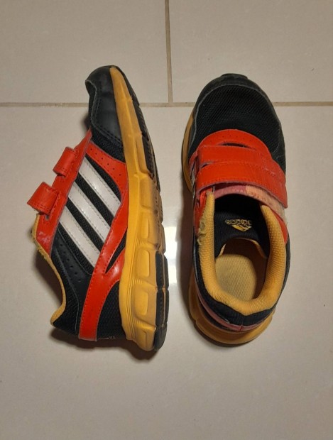 Adidas gyerek sportcip cip 31