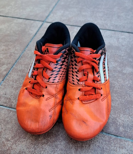 Adidas gyerek stoplis foci cipő 34
