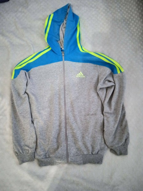 Adidas kapucnis pulver