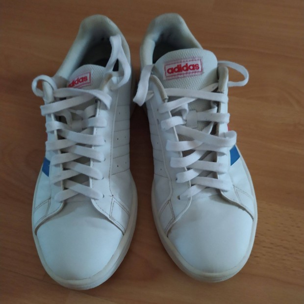 Adidas kk piros cskos cip sportcip 40