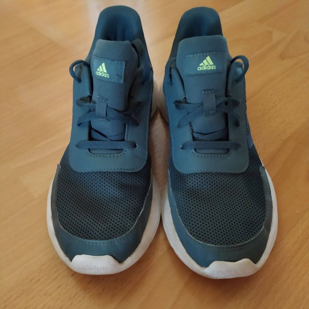 Adidas knyelmes sportcip 40