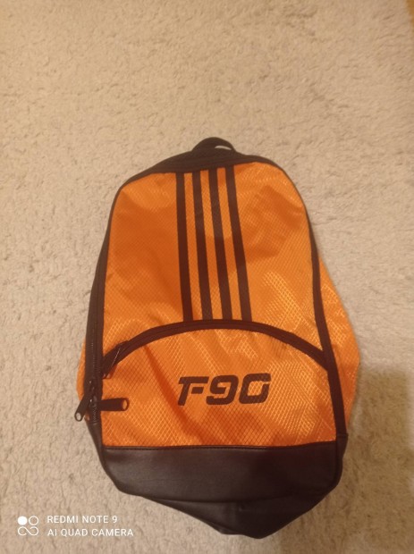 Adidas kis tska 
