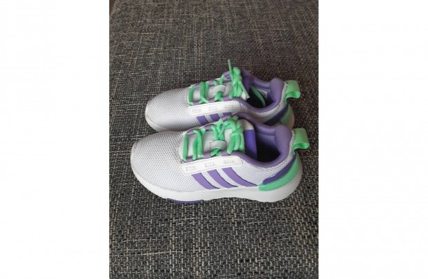 Adidas kislny cip 29-es