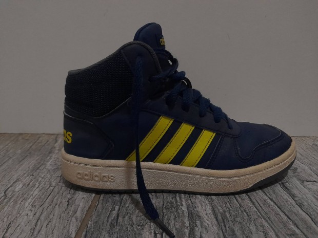 Adidas magasszru gyerek cip