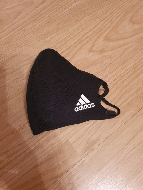 Adidas maszk