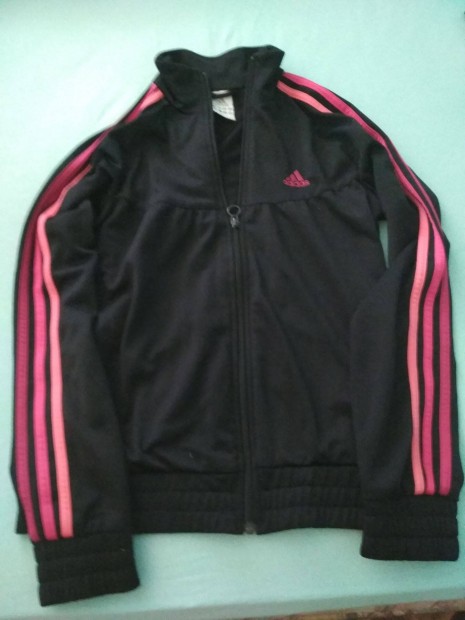 Adidas melegt