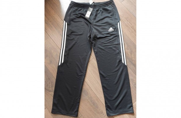 Adidas melegtnadrg (L-es)