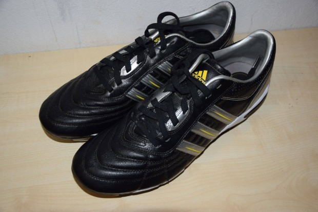 Adidas nagy méretű foci cipő (méret:50)