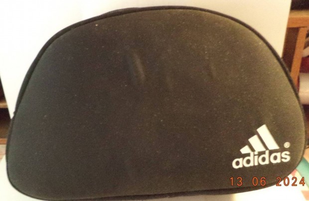 Adidas neszeszer